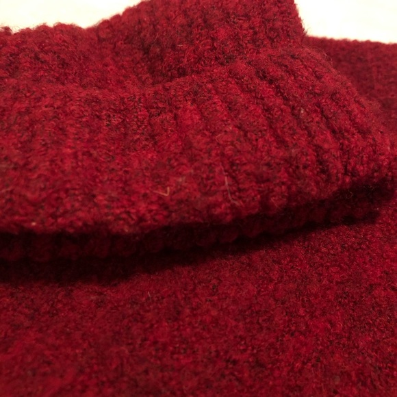 Fuzzy red sweater - Picture 3 of 5